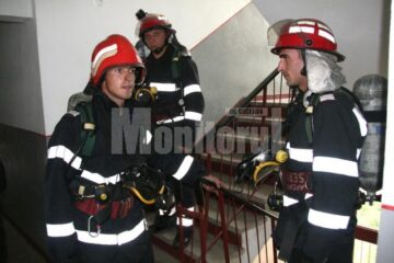 Panică: Zeci de locatari ai unui bloc din Suceava, sufocați de un gaz înecăcios
