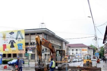 Strada Nicolae Bălcescu a fost închisă de ieri dimineață circulației rutiere