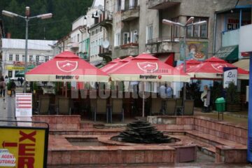 Terenul de pe pietonalul central al orașului a fost închiriat pentru „fabuloasa” sumă de 600 de lei lunar