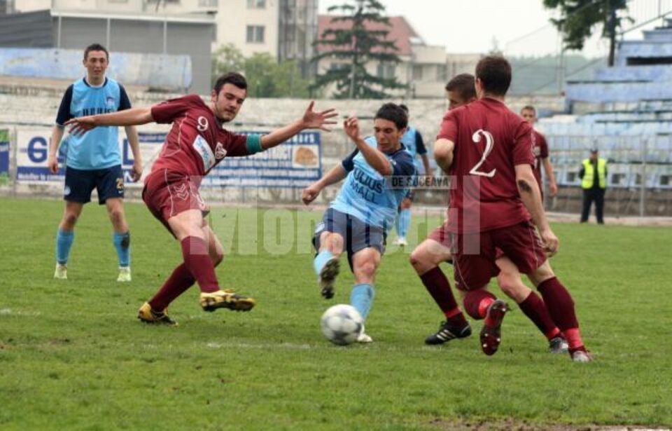 Rapid și Poli II Iași au oferit un meci cu multe goluri Rapid și Poli II Iași au oferit un meci cu multe goluri