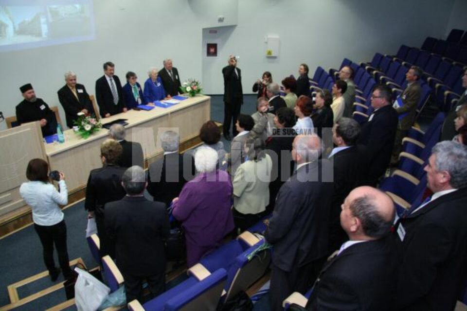 Promoția 1970: Întâlnire emoționantă, la 40 de ani de la absolvirea Facultății de Matematică Promoția 1970: Întâlnire emoționantă, la 40 de ani de la absolvirea Facultății de Matematică