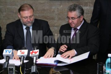 Secretarul de stat Răzvan Murgeanu, reprezentantul Ministerului Dezvoltării Regionale, și primarul Ion Lungu au semnat contracte de finanțare de 15 milioane de euro