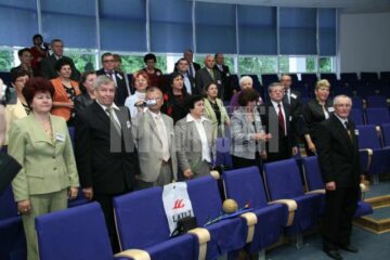 Întâlnire emoționantă, la 40 de ani de la absolvirea facultății