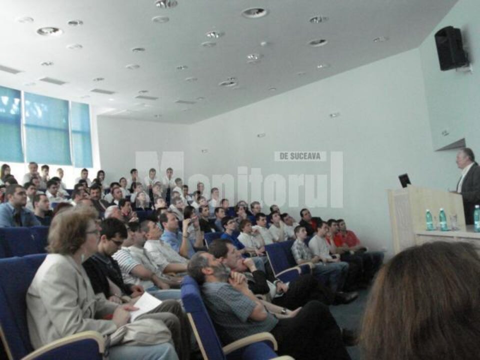 Competiție: Universitatea Suceava a deschis ieri cea de-a XVII-a ediție a Concursului Internațional „Hard&Soft”