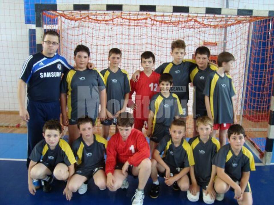 Elevii antrenați de Răzvan Bernicu s-au calificat la turneul final de mini-handbal