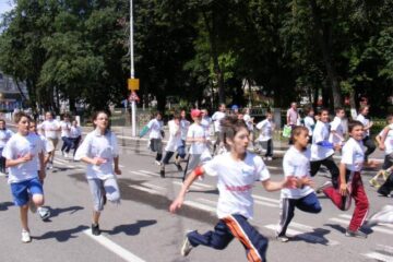 Prima ediție a Crosului Tineretului s-a bucurat de o prezență numeroasă