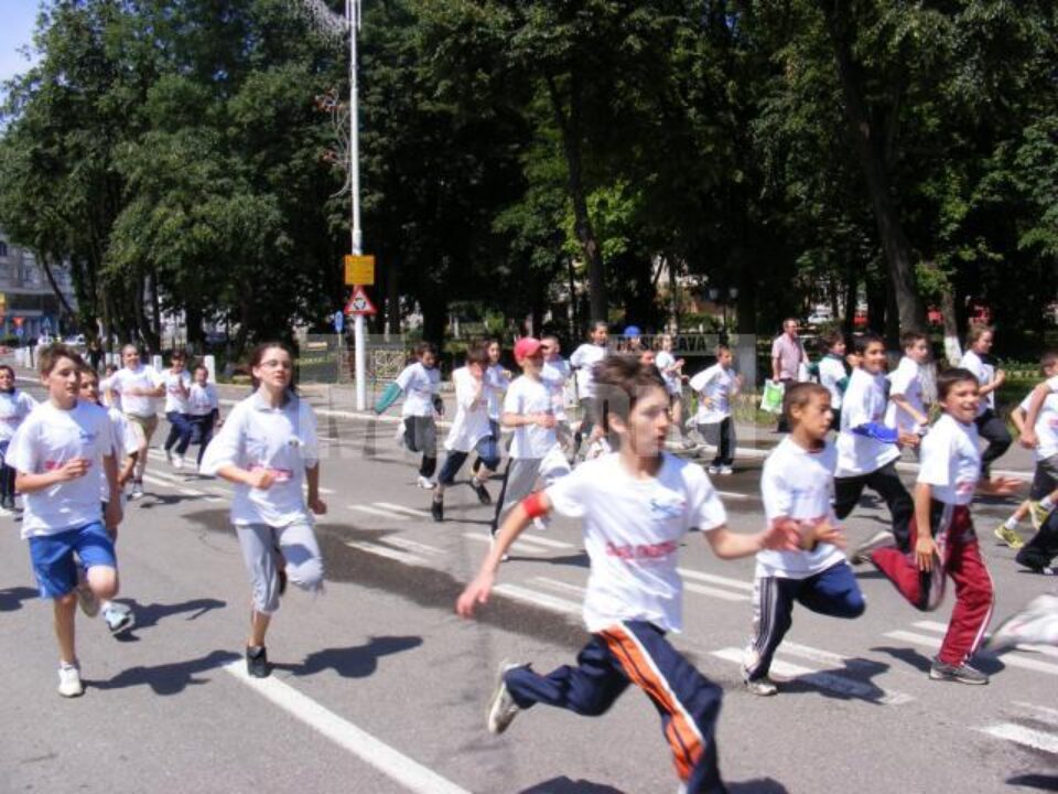 Prima ediție a Crosului Tineretului s-a bucurat de o prezență numeroasă