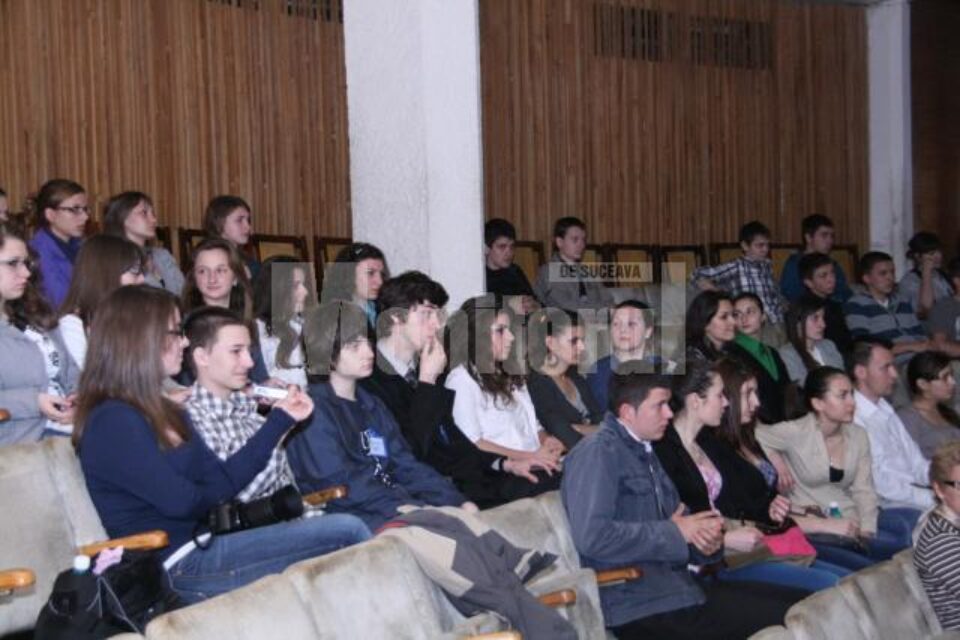 Participanți la festivitatea de premiere