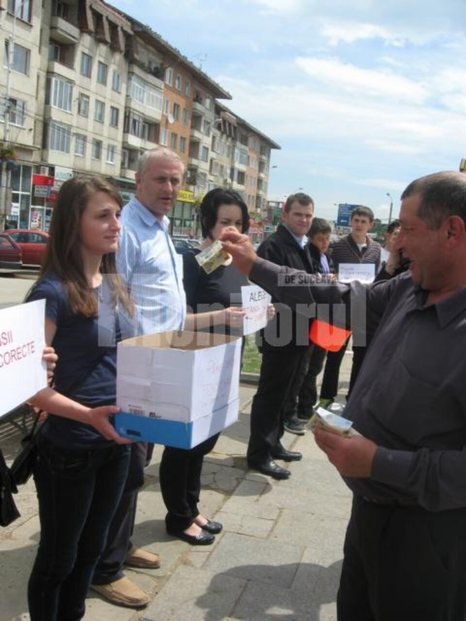 Acțiune: PSD Suceava a strâns aproape 3 lei pentru bunăstarea membrilor Guvernului Acțiune: PSD Suceava a strâns aproape 3 lei pentru bunăstarea membrilor Guvernului