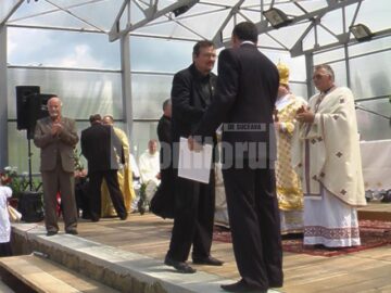 Mugur Andronic primind diploma de Cetățean de onoare a localității Cacica