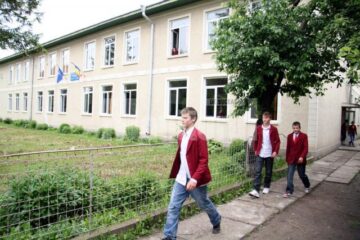 Situație: Grevă spartă în zeci de școli din județ