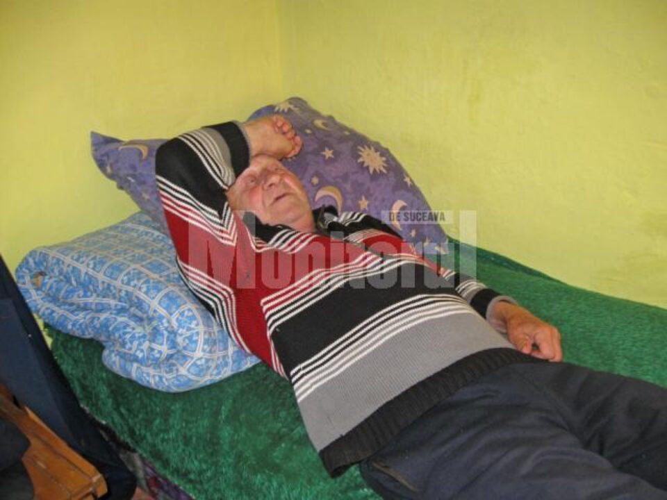 Ion Dumitrescu a intrat ieri dimineață în greva foamei pentru că medicul de familie a refuzat să-i dea rețeta compensată pentru hipertensiune Ion Dumitrescu a intrat ieri dimineață în greva foamei pentru că medicul de familie a refuzat să-i dea rețeta compensată pentru hipertensiune