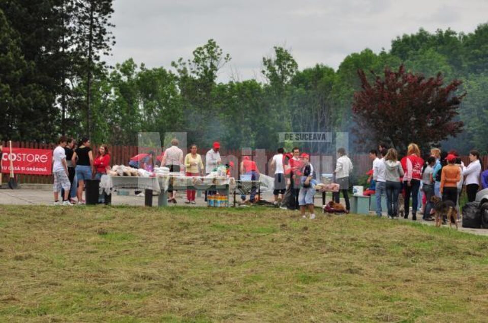 Solidaritate: Copii din două centre de plasament sucevene, aniversați de Bricostore Solidaritate: Copii din două centre de plasament sucevene, aniversați de Bricostore
