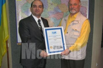 Ambasadorul Ucrainei în România, E.S. Dl. Markiyan Z. Kulyk și președintele UUR-Ținitul Bucovina, Ioan Bodnar