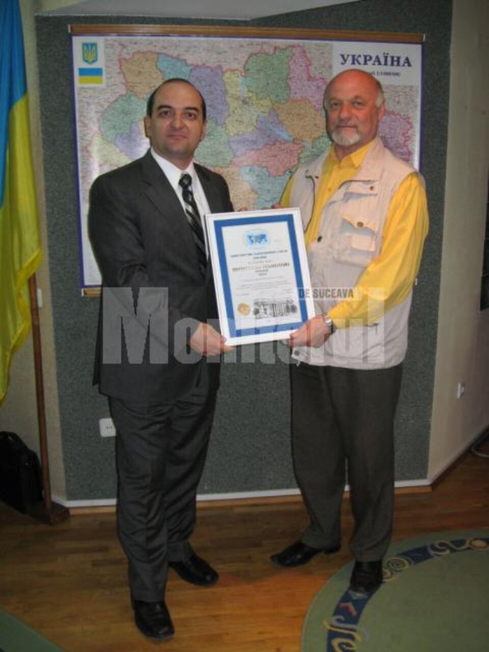 Ambasadorul Ucrainei în România, E.S. Dl. Markiyan Z. Kulyk și președintele UUR-Ținitul Bucovina, Ioan Bodnar Ambasadorul Ucrainei în România, E.S. Dl. Markiyan Z. Kulyk și președintele UUR-Ținitul Bucovina, Ioan Bodnar