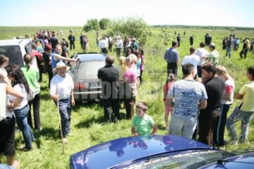 Sute de oameni au participat la căutări