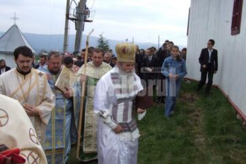 Resfințirea bisericii din Cununschi, prilej de mare sărbătoare pentru localnici