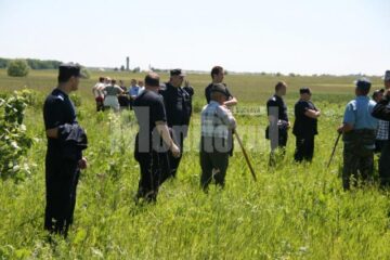 Ilenuța Nuțu a fost căutată de rude și săteni, sprijiniți de polițiști, și jandarmi