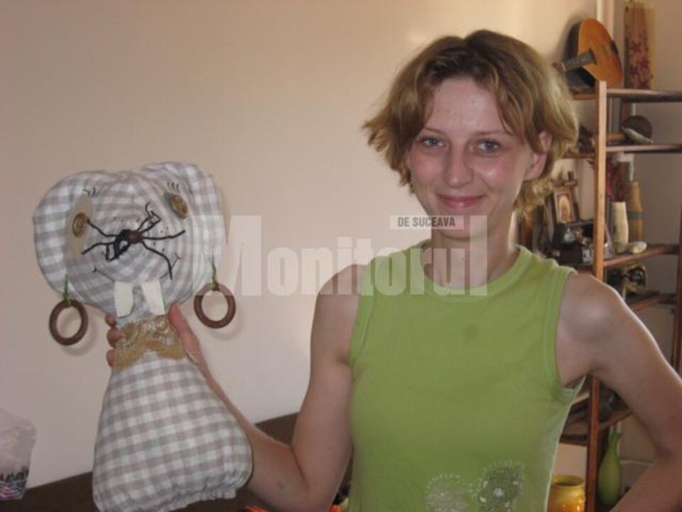 Simona Covaliu și-a descoperit o nouă vocație: animatoare a petrecerilor pentru copii Simona Covaliu și-a descoperit o nouă vocație: animatoare a petrecerilor pentru copii