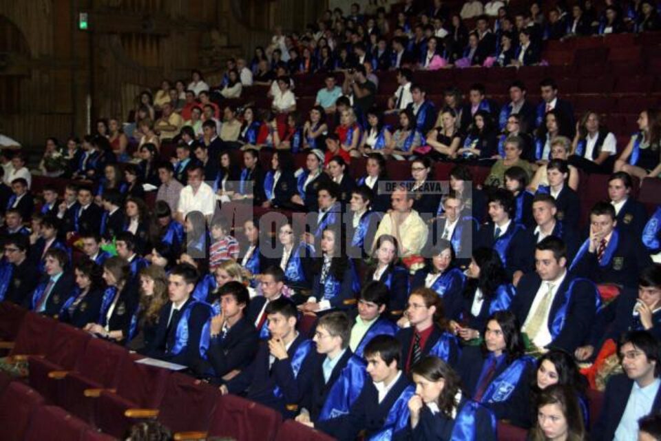 Eveniment: Cursul festiv al absolvenților Colegiului Național „Ștefan cel Mare” Eveniment: Cursul festiv al absolvenților Colegiului Național „Ștefan cel Mare”