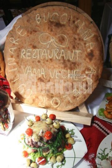 Curs de formare: Expoziție de preparate culinare realizată de 24 de bucătari, la „Vama Veche”