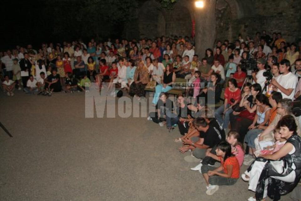 Festivalul de Folk va avea ca principală locație de desfășurare Cetatea de Scaun a Sucevei Festivalul de Folk va avea ca principală locație de desfășurare Cetatea de Scaun a Sucevei