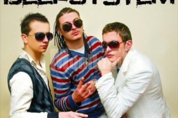 Apreciați peste hotare: „DeepSystem” a cântat pentru 1.500 de albanezi, într-un club din orașul Vlora
