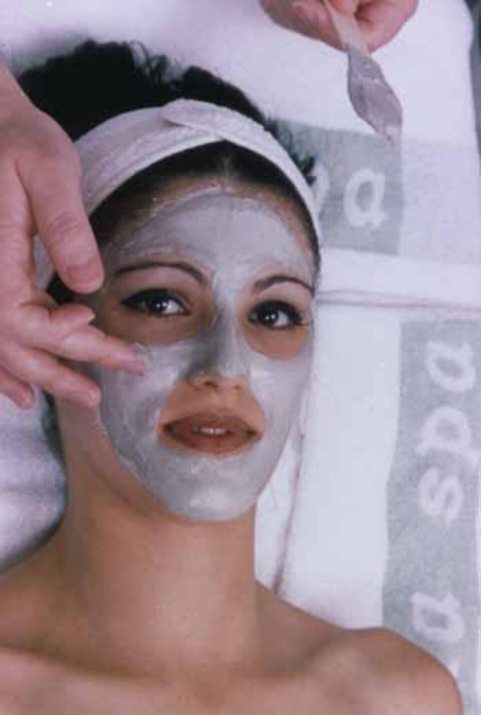 Pentru un tratament revitalizant al feței nu trebuie să mergeți neapărat la un cosmetician priceput Pentru un tratament revitalizant al feței nu trebuie să mergeți neapărat la un cosmetician priceput