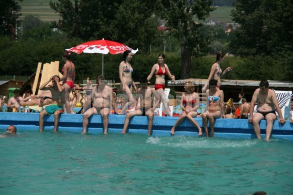 Mulți tineri au ales să se recreeze la Ștrand