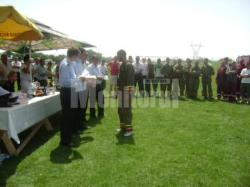 Întreceri: Concurs între serviciile voluntare și private de pompieri din județ