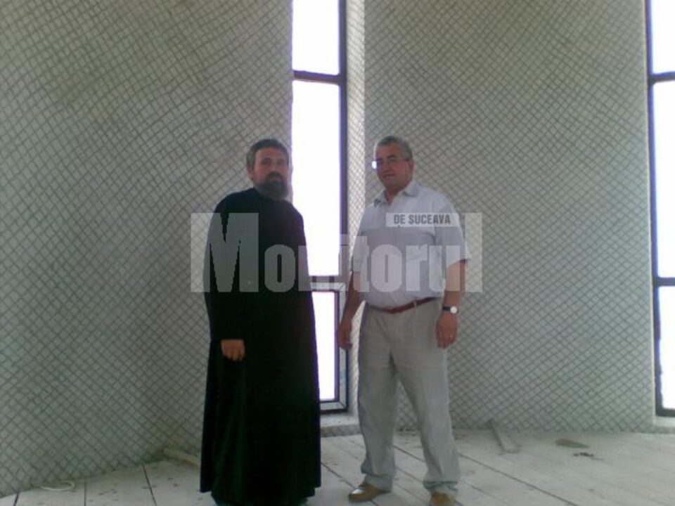 Primarul Sucevei, Ion Lungu, a vizitat Catedrala alături de preotul paroh Petru Argatu Primarul Sucevei, Ion Lungu, a vizitat Catedrala alături de preotul paroh Petru Argatu