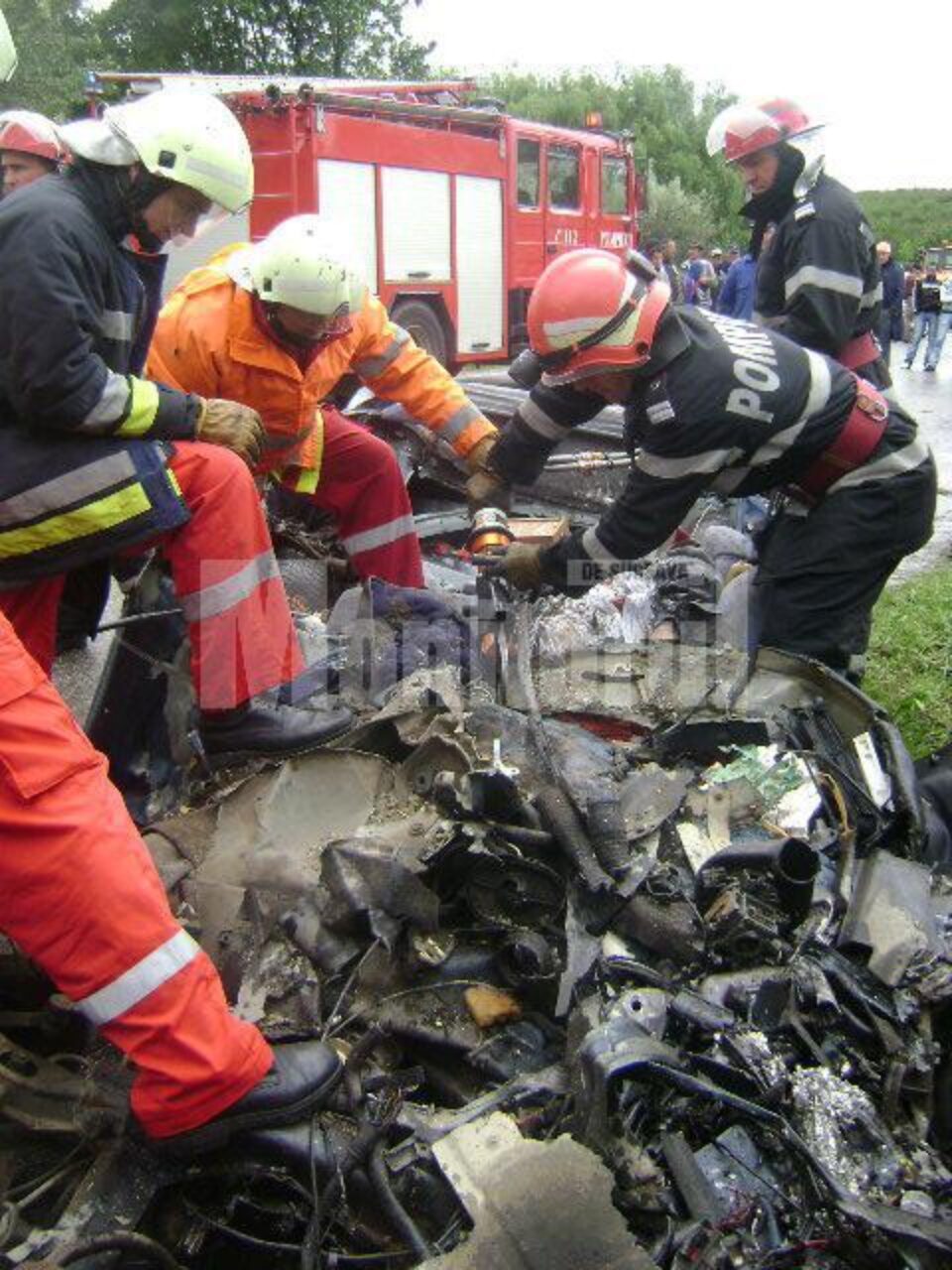 Accident groaznic: Șoferul unei Dacii, sfârtecat sub roțile unui camion