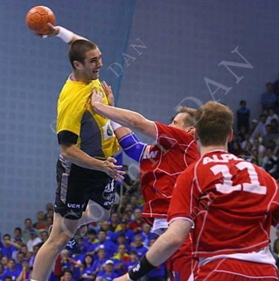 Mihuț Pancu a semnat un contract pe doi ani cu Universitatea. Foto: Cosmin DAN