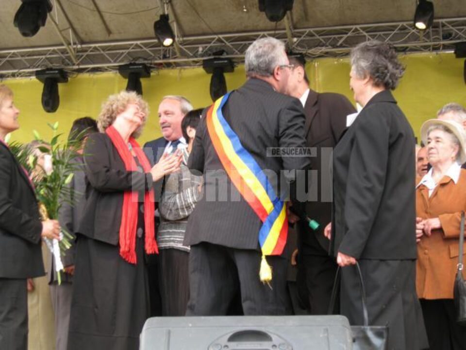 Zilele Sucevei: 20 de cupluri de aur, sportivii de performanță și olimpicii au fost premiați de Ion Lungu