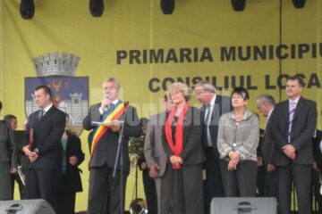 Ion Lungu: „Sperăm să vă aducem și noi o oază de bucurie în sufletele dumneavoastră cu acest semn de recunoștință”