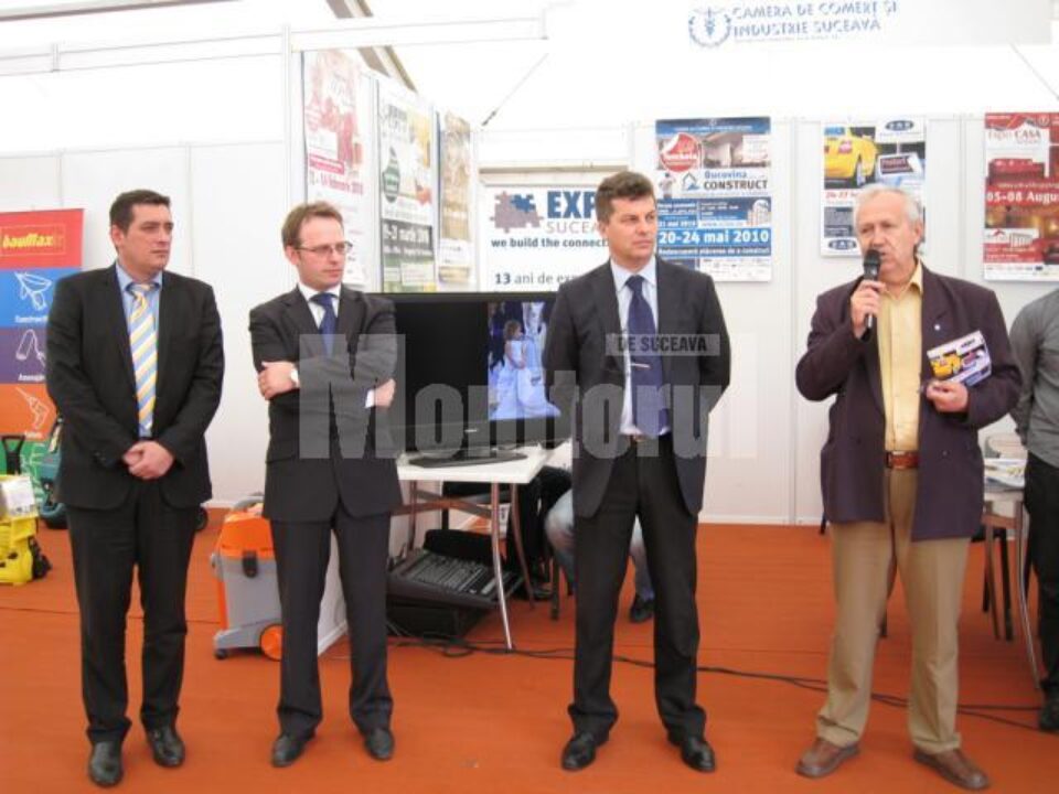 Salon auto: Expoziție de mașini în parcarea Shopping City Suceava