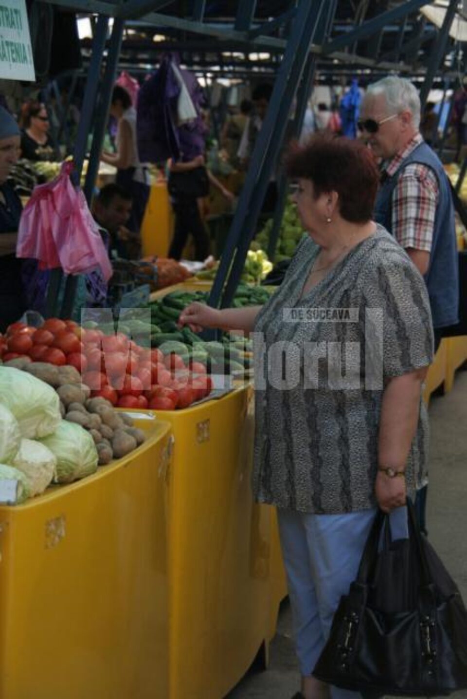 Comercianți de legume și fructe au fost amendați pentru că nu foloseau case de marcat