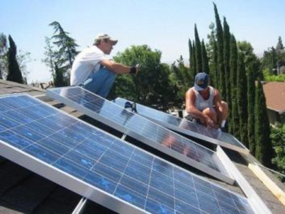 Județul Suceava va beneficia de o finanțare de 3,49 de milioane de lei prin programului de instalare a sistemelor de încălzire care utilizează energie regenerabilă, intitulat „Casa Verde” Județul Suceava va beneficia de o finanțare de 3,49 de milioane de lei prin programului de instalare a sistemelor de încălzire care utilizează energie regenerabilă, intitulat „Casa Verde”