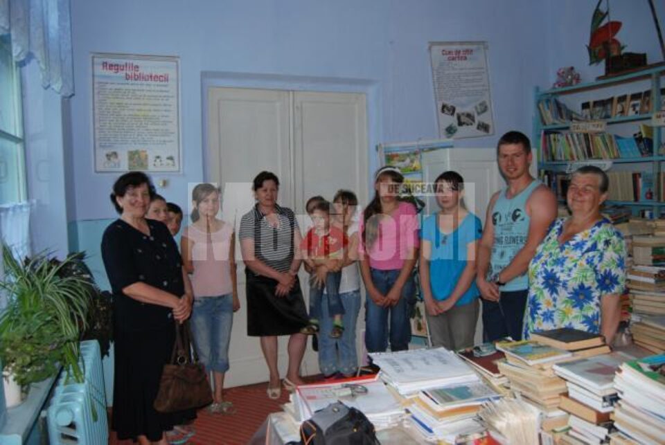 O mie de cărți donate de suceveni au ajuns deja la copii din Republica Moldova