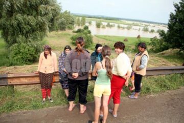 Localnicii privesc cu ingrijorare Siretul