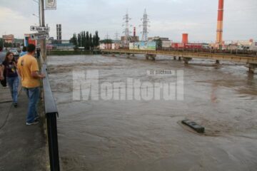 Pericol: Apele râului Suceava au atins cote alarmante la Burdujeni și Ițcani