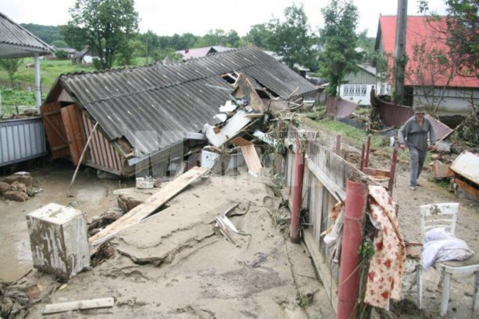 Peste 600 de case au fost inundate, alte 150 de locuințe sunt afectate