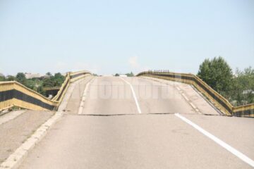 Vizită: Berceanu dă speranțe autorităților sucevene în privința finanțării refacerii obiectivelor calamitate