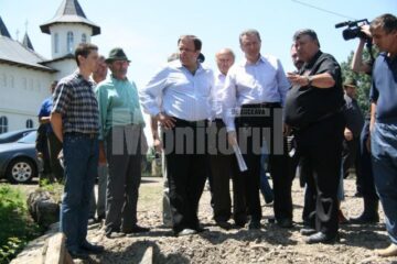 Vizită: Berceanu dă speranțe autorităților sucevene în privința finanțării refacerii obiectivelor calamitate