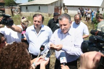 Vizită: Berceanu dă speranțe autorităților sucevene în privința finanțării refacerii obiectivelor calamitate