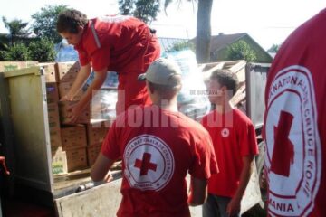 Crucea Roșie Suceava a oferit ajutoare sinistraților din localitățile afectate de inundații