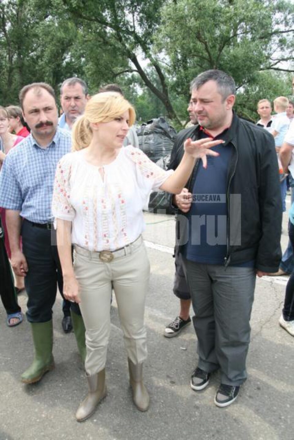 Prefectul Sorin Popescu, ministrul Dezvoltării, Elena Udrea, și deputatul Ioan Bălan