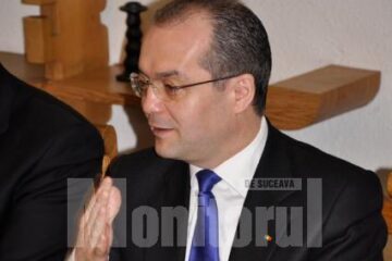Premierul Emil Boc a ajuns la Zamostea, localitate afectată de inundații