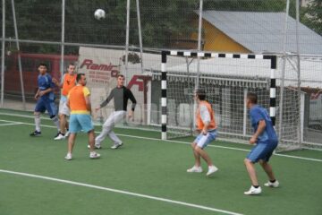 Fotbal pe teren redus: Campionatul Mondial de Fotbal Suceava 2010 a debutat în forță