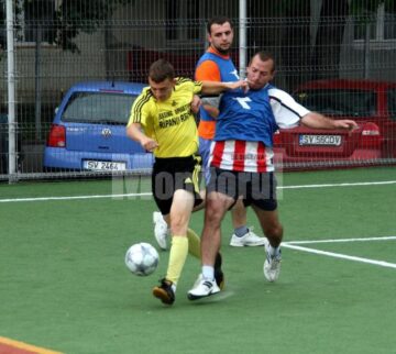 Fotbal pe teren redus: Campionatul Mondial de Fotbal Suceava 2010 a debutat în forță